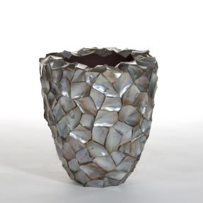 Hefty white vase van Vasen & Bowls 